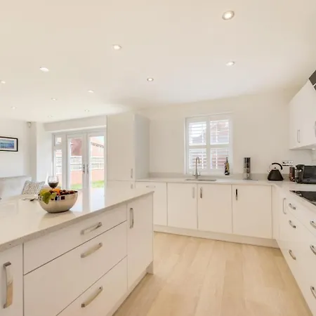 4 Bed In Oc-w1027 Casa vacanze